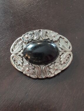 Vintage Ginnie Johansen Signed Silver Tone Floral Brooch Black Cabochon Statemen